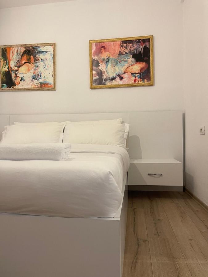 Apartment In The New Bazaar Of Tirana - Hana Blu Kültér fotó